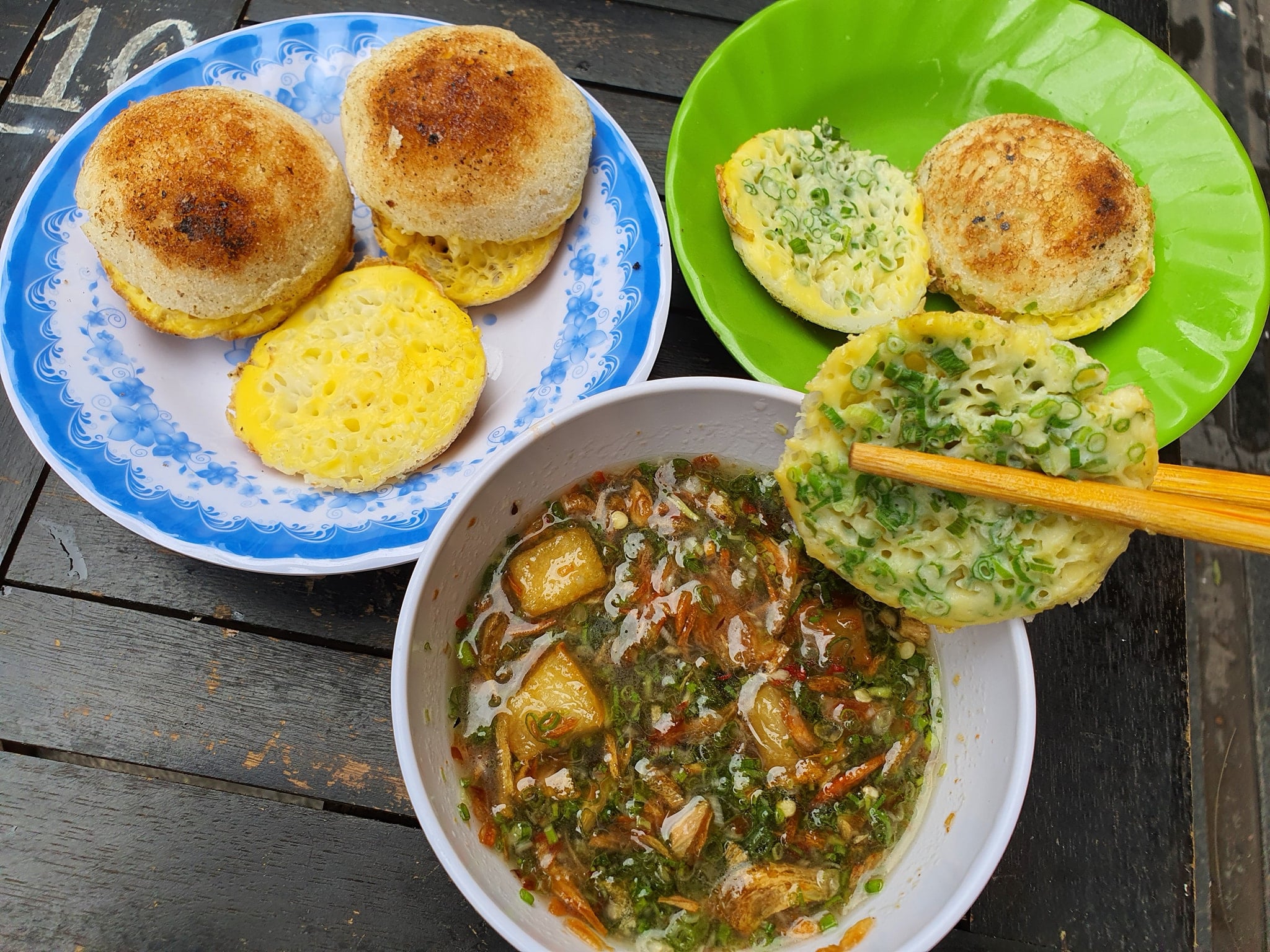 banh-can-da-lat-dac-san-da-lat-mon-an-du-khach-nao-cung-me-met