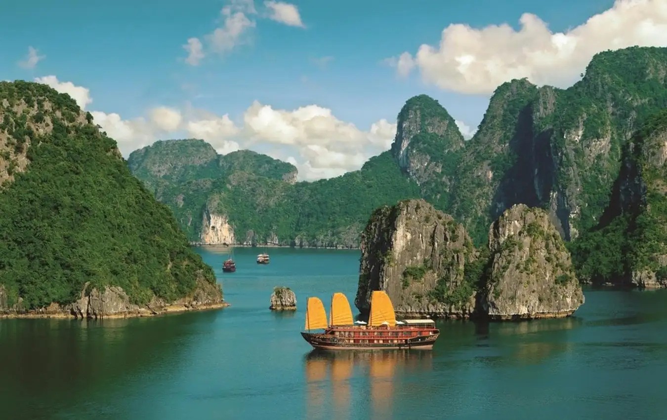 ve-dep-thien-nhien-hung-vi-cua-ha-long
