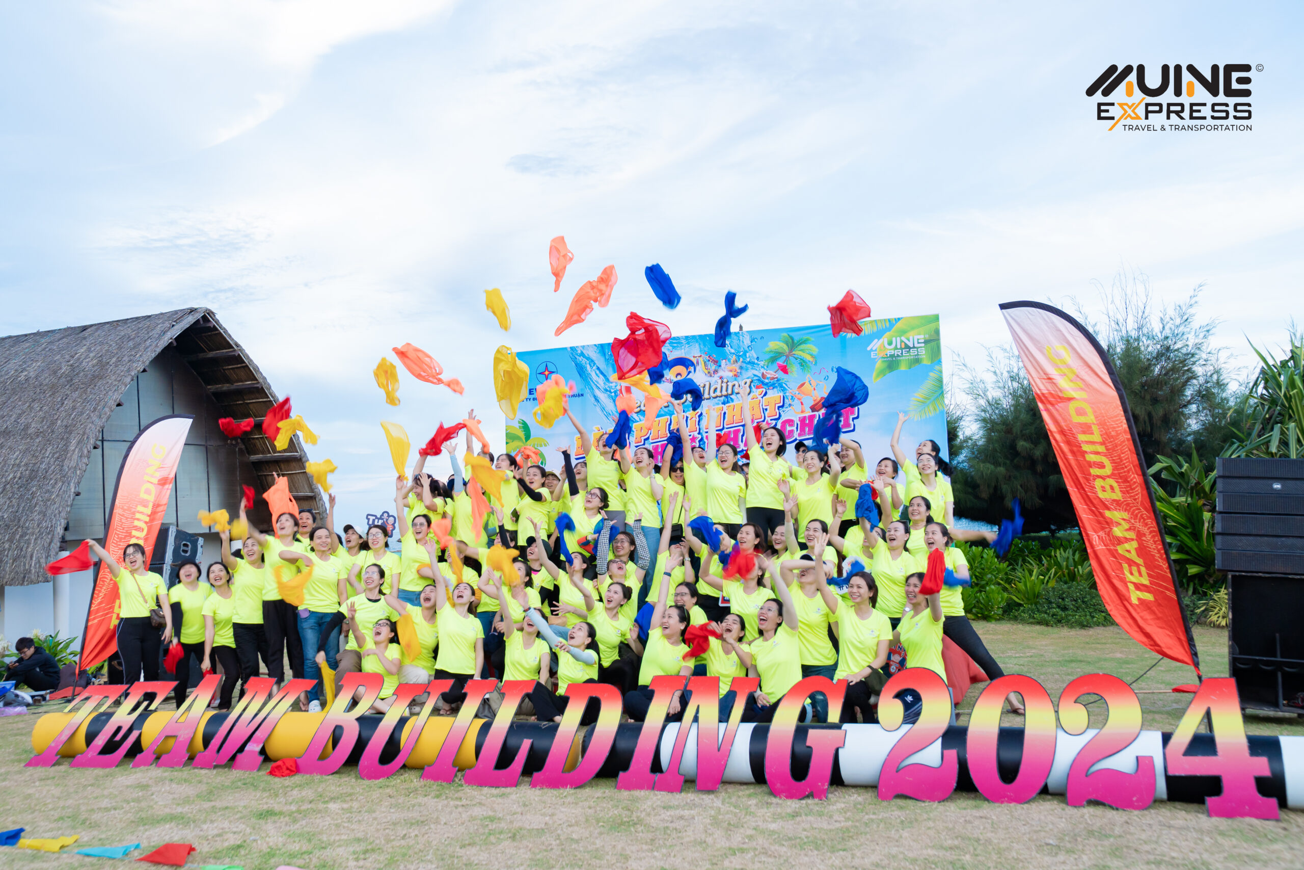 So sánh team building tự tổ chức vs. thuê đơn vị chuyên nghiệp