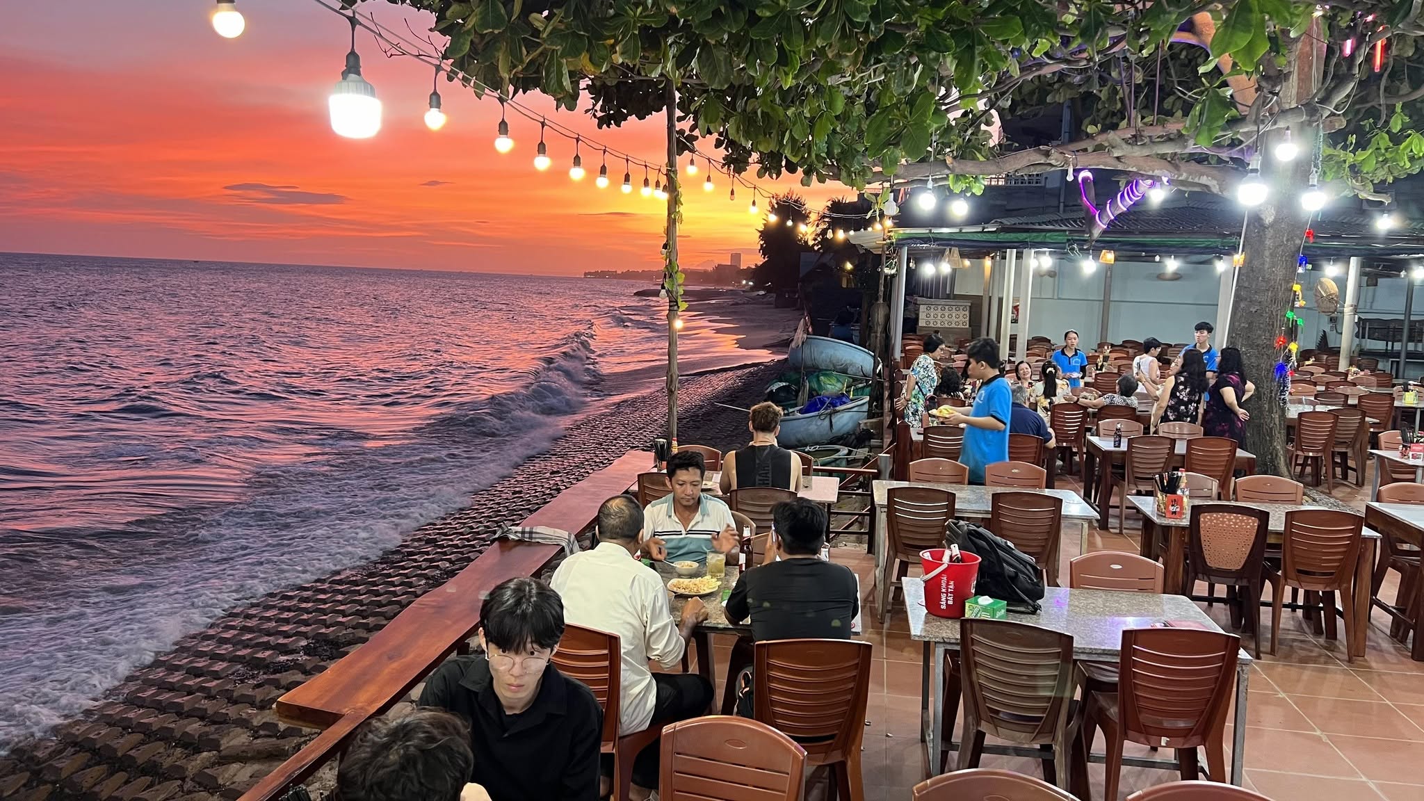 TOP 5 QUÁN HẢI SẢN BỜ KÈ MŨI NÉ TƯƠI NGON GIÁ PHẢI CHĂNG | METO Travel & Event